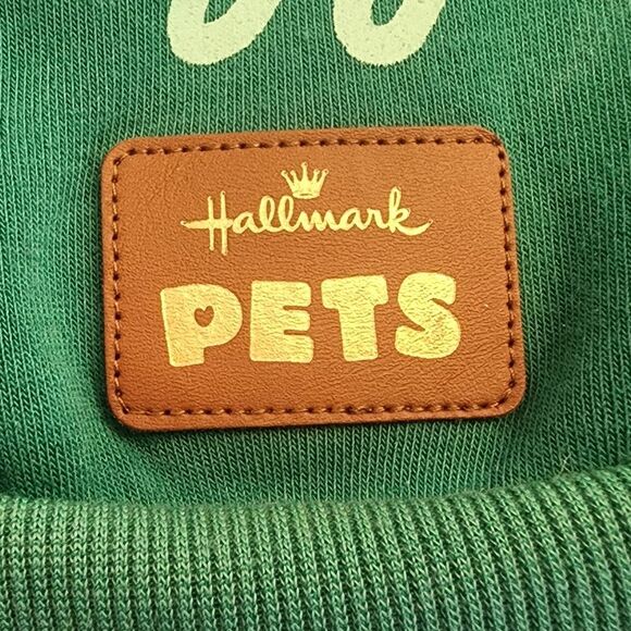 Hallmark Pets All I Want For Christmas Is Snuggles Sweatshirt Hoodie - Size M - Picture 4 of 5